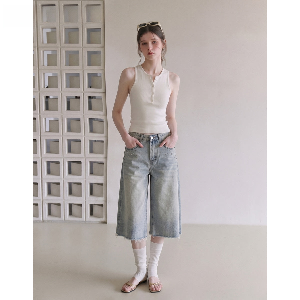 Y2K Rhinestone Frayed-Hem Cropped Jeans - photo 5