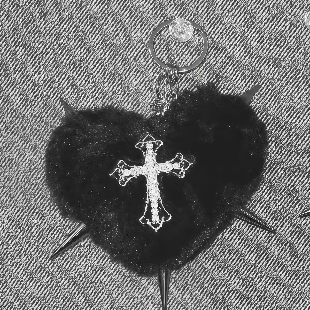 Punk Plush Heart Rivet Hair Clip - photo 4